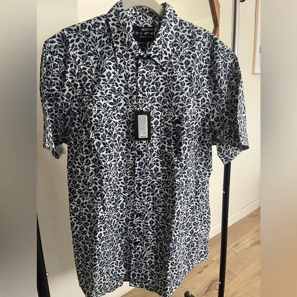 Murano blue and white floral short sleeve button down shirt - large - Picture 6 of 9